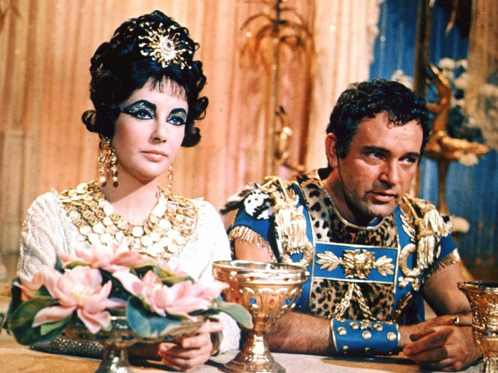 Elizabeth Taylor y Richard Burton en Cleopatra