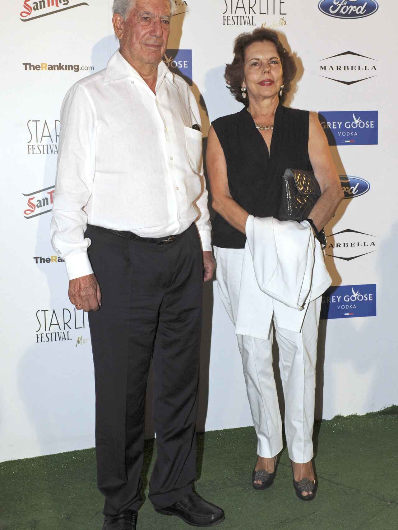 Mario Vargas Llosa y Patricia Llosa en el festival Starlite Marbella 2013.