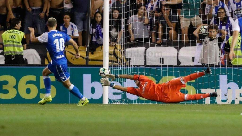 Keylor Navas parando el penalti