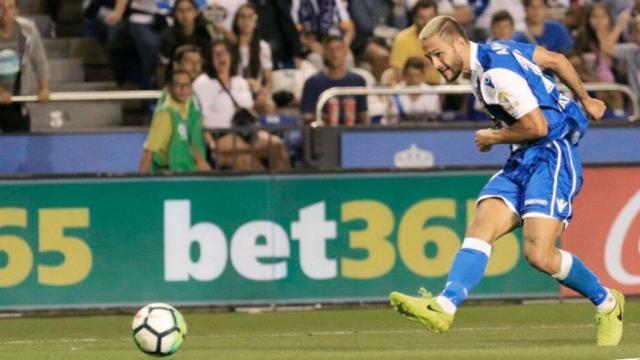 Andone desperdicia una ocasión ante el Madrid. Foto Twitter (@RCDeportivo)