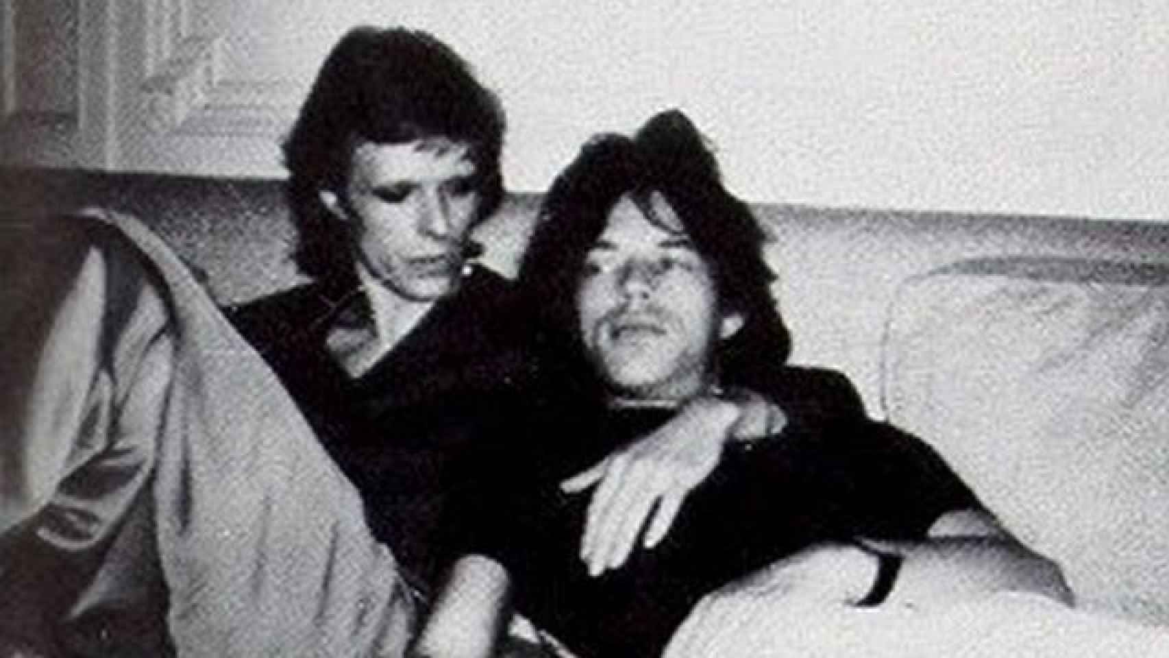 David Bowie y Mick Jagger, de quienes se comentó que mantuvieron una relación.