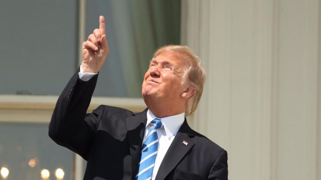 Trump eclipsa el eclipse
