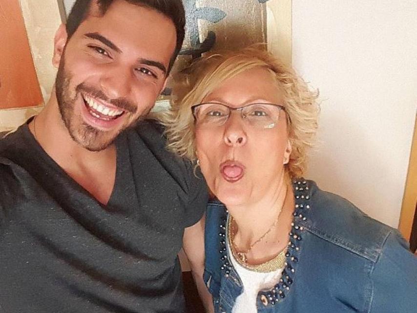 Suso está muy unido a su familia y lo demuestra siempre que puede en sus publicaciones. En la imagen, junto a su madre.