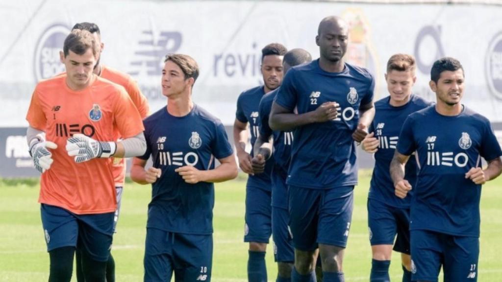 Casillas y óliver en el entrenamiento del Oporto. Foto: Twitter (@ikercasillas).