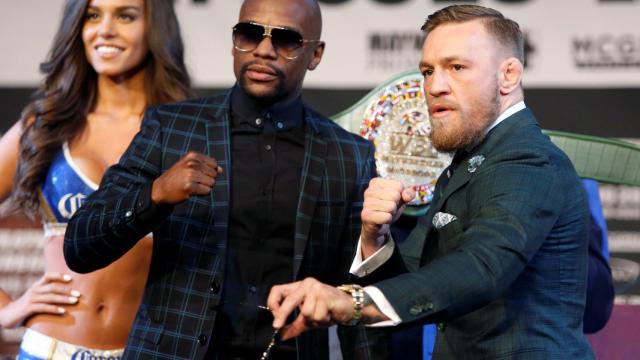 Mayweather y McGregor durante la presentación del combate.