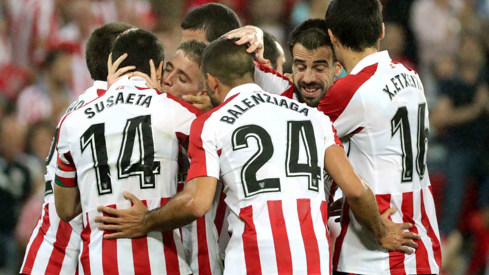 Los jugadores del Athletic celebran el gol de Muniain al Panathinaikos.
