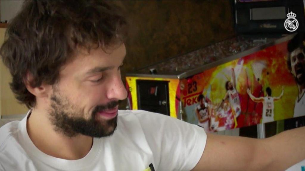 Llull recibe un regalo muy especial del Real Madrid