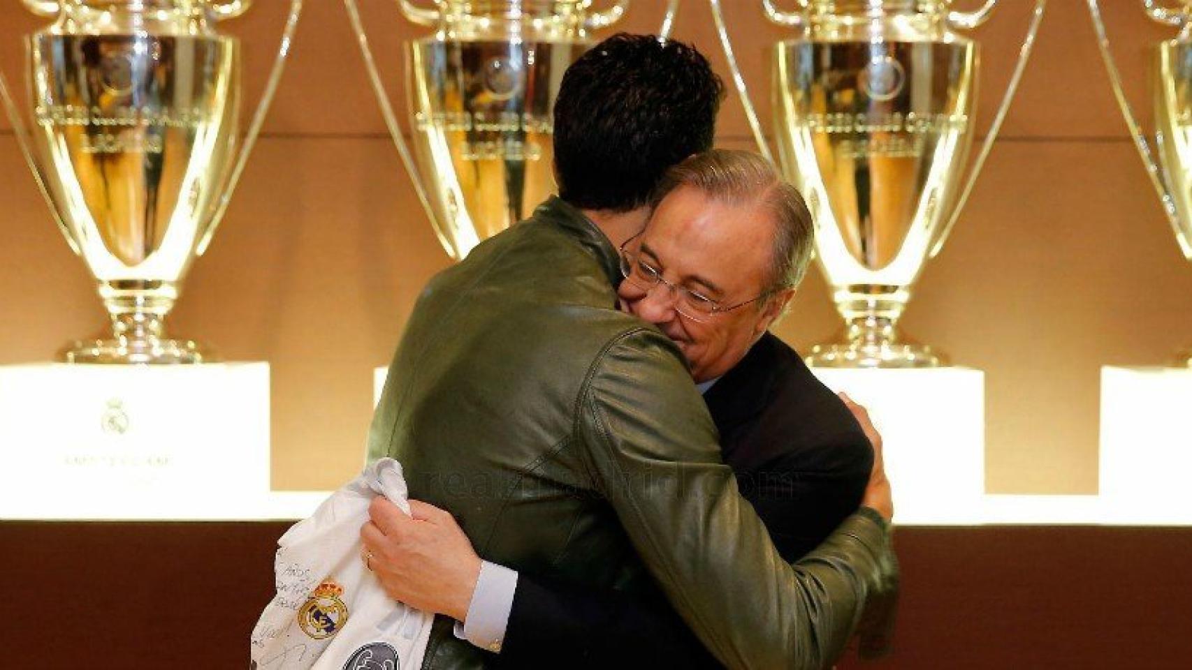 Arbeloa abraza a Florentino