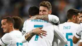 Ramos se abraza a Cristiano Ronaldo
