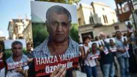Manifestación en favor de Hamza Yalçin en Estambul.