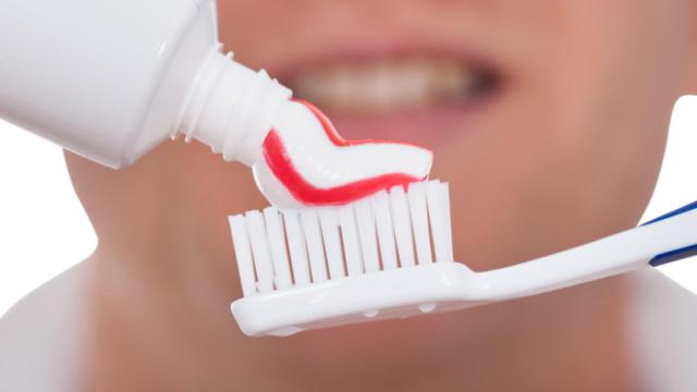 Productos como la pasta de dientes o enjuagues bucales afectan a las células.