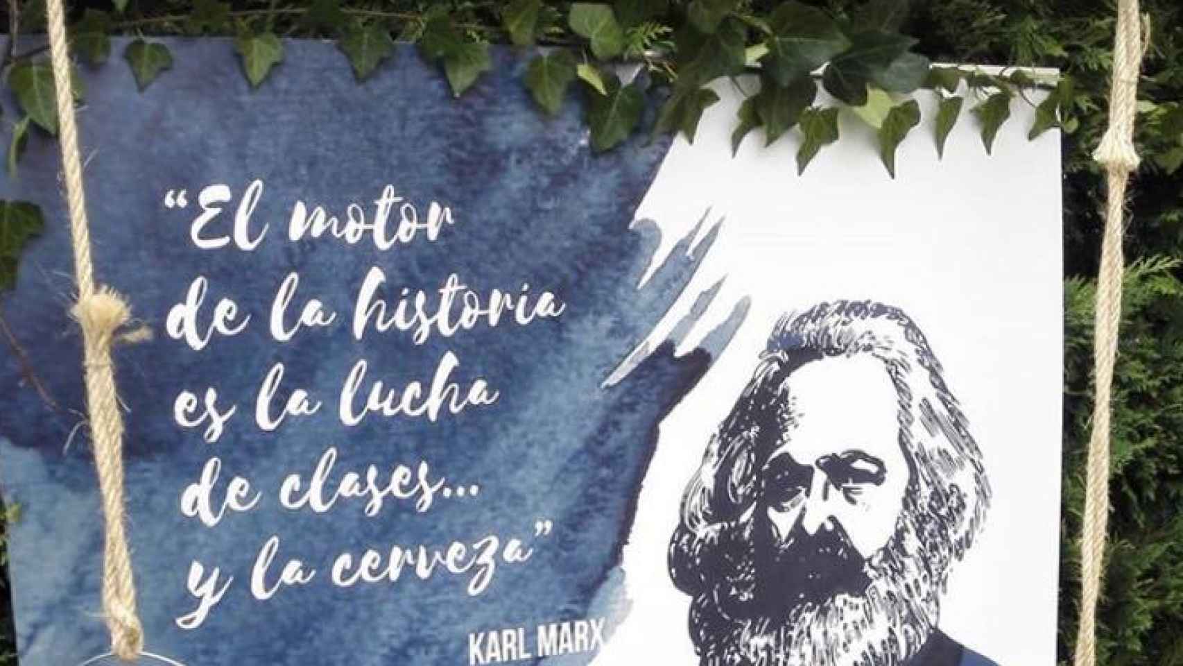 Cartel de Carl Marx en la boda de Alberto Garzón.