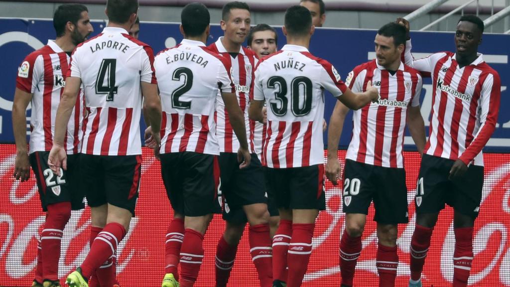 Los jugadores del Athletic celebran su gol en Ipurua.