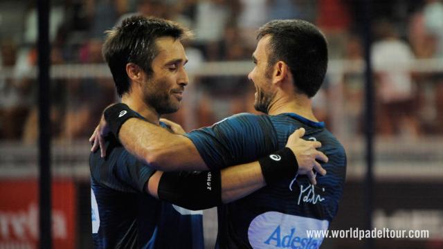 Fernando Belasteguín y Pablo Lima celebran su victoria en Alicante.