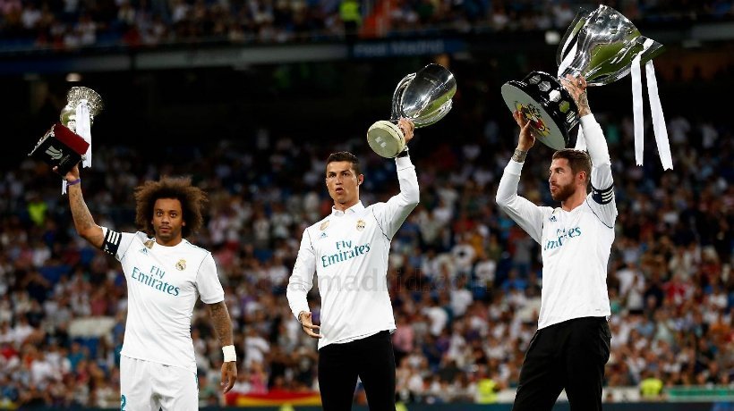 El Real Madrid ofreció La Liga y las Supercopas a la afición
