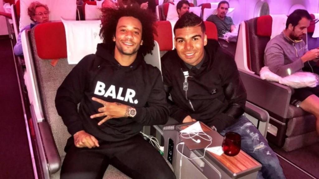 Marcelo y Casemiro, rumbo a Brasil con su selección. Foto: Twitter (@marceloM12).