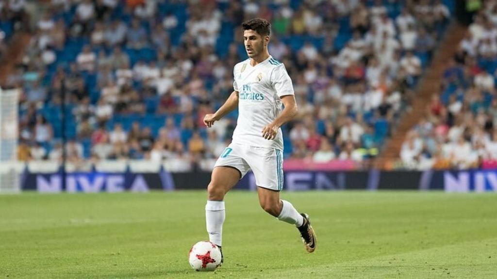 Marco Asensio controlando el balón. Foto: Pedro Rodríguez / El Bernabéu