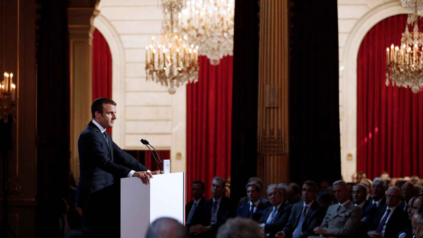 Emmanuel Macron durante su discurso ante el cuerpo diplomático francés.