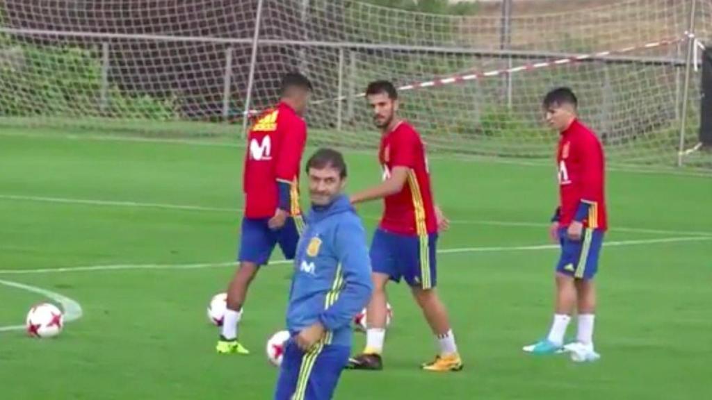 Ceballos marca un golazo en el entrenamiento de la Sub21