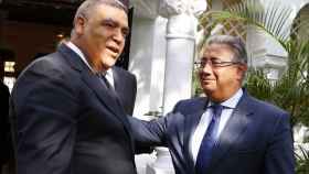 El ministro Juan Ignacio Zoido junto a su homólogo marroquí, Abdeluafi Laftif.