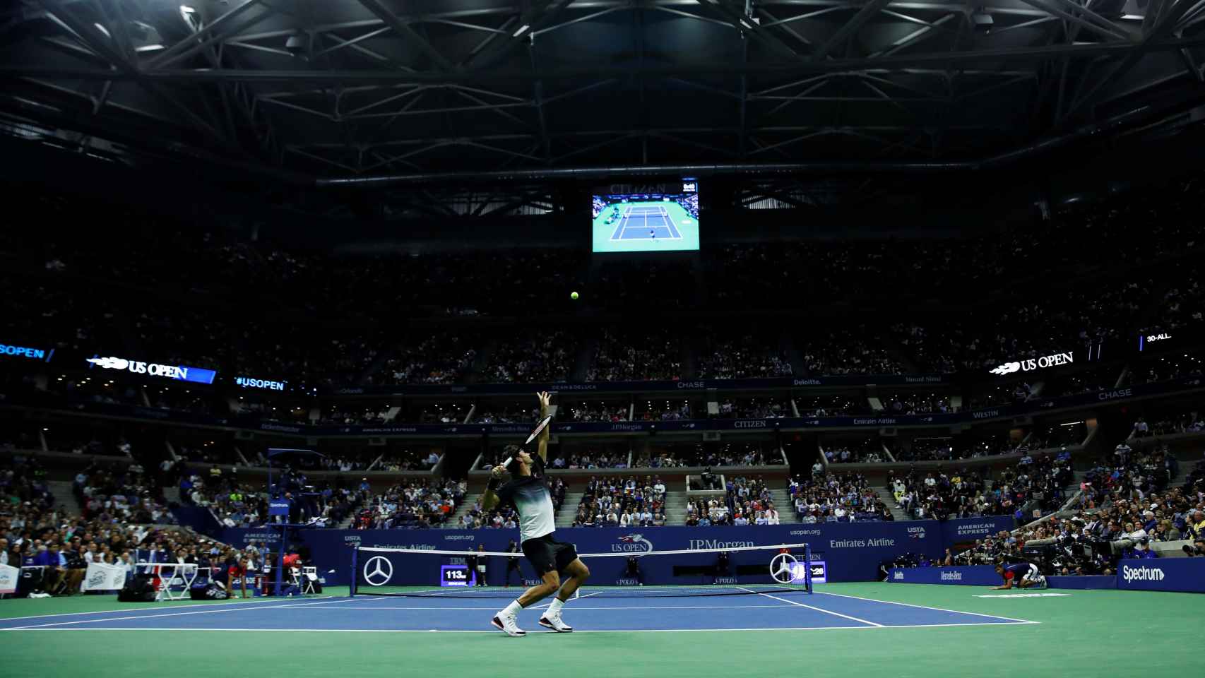 Federer, durante su encuentro ante Tiafoe.