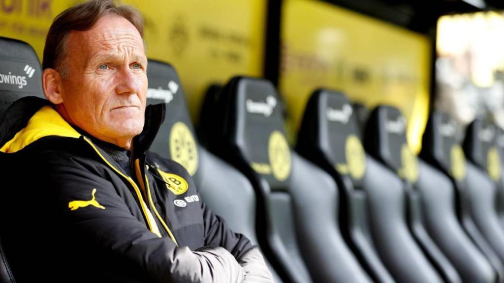 Watzke, en el banquillo del Borussia Dortmund.