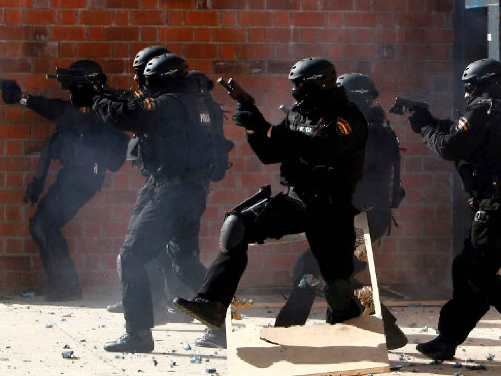 Una serie de agentes de la Policía Nacional pertenecientes a la unidad de GEO.