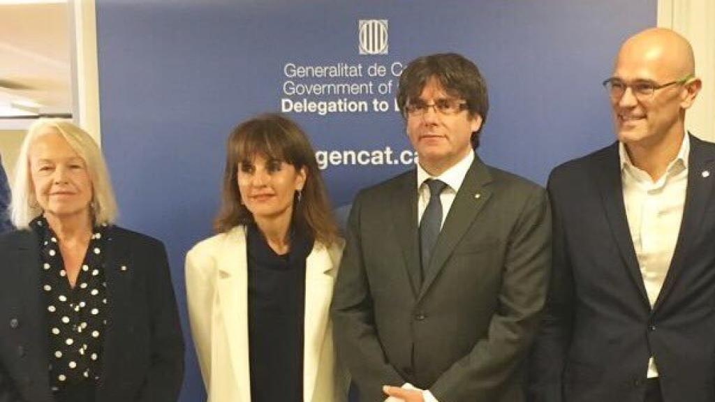 María Badia, Francesca Guardiola, Carles Puidgemont y Raúl Romeva durante el acto de inauguración de la delegación catalana en Copenhague.