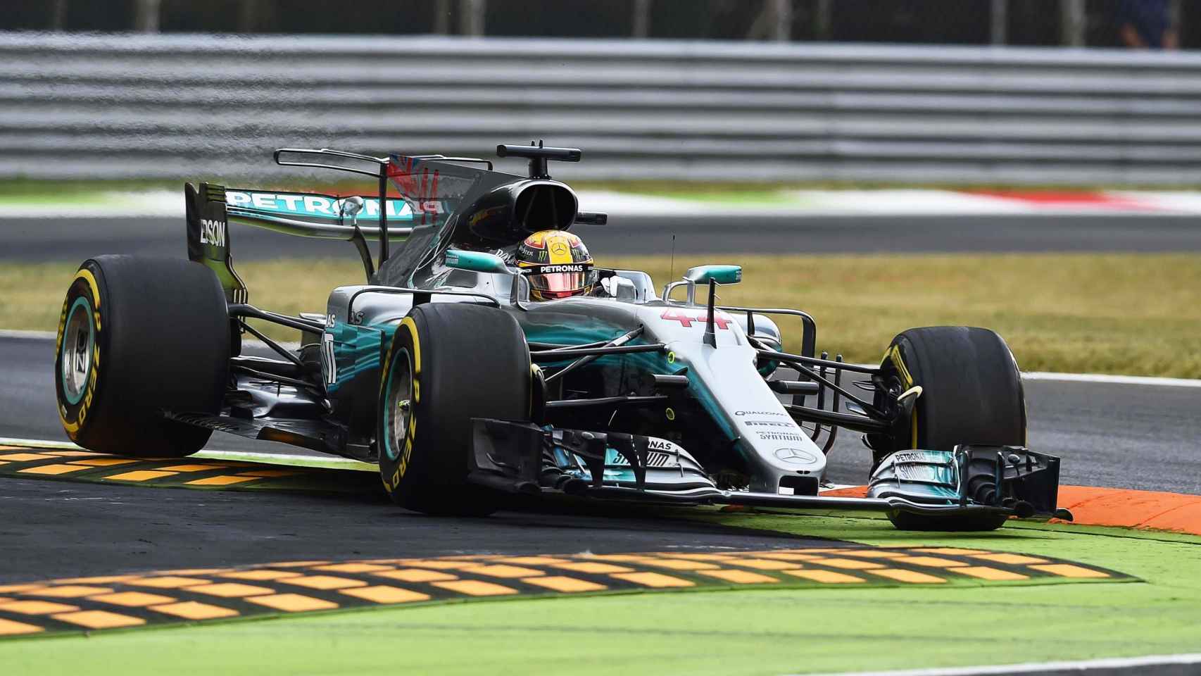 Lewis Hamilton en la primera sesión de entrenamientos en Monza.