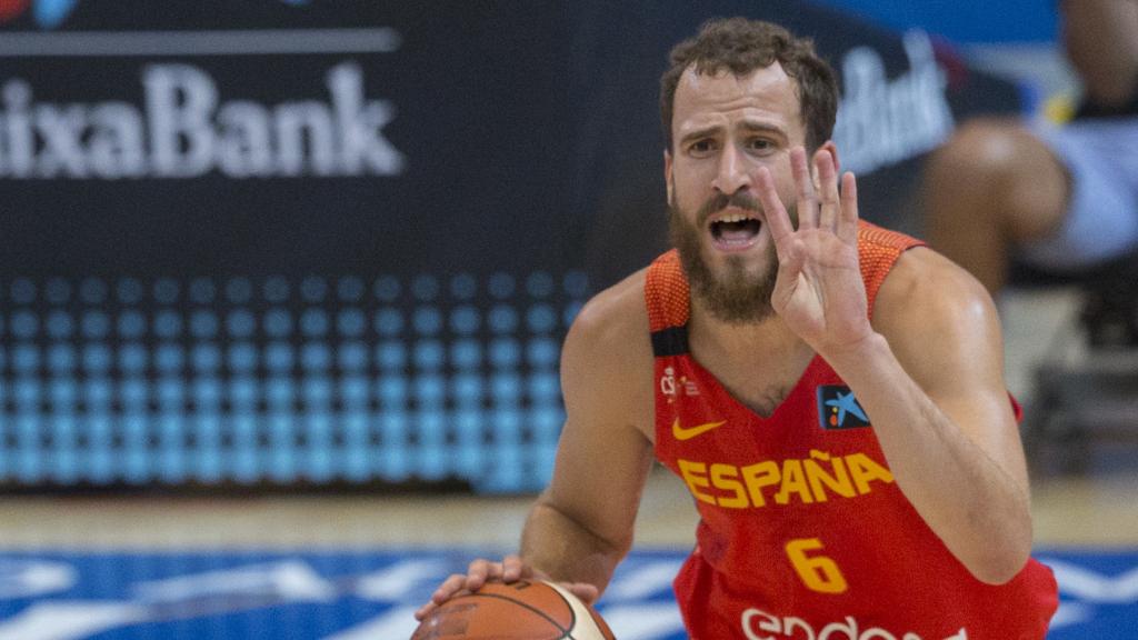 Sergio Rodríguez en un partido con España.