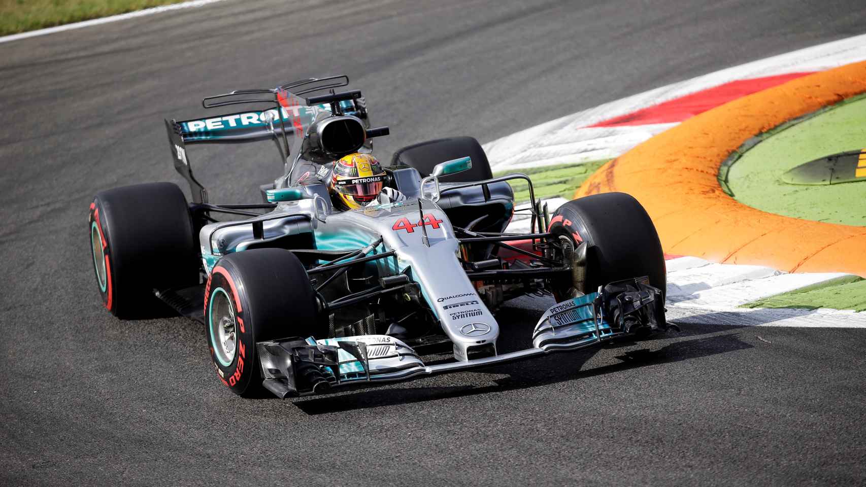 Hamilton rueda en Monza.