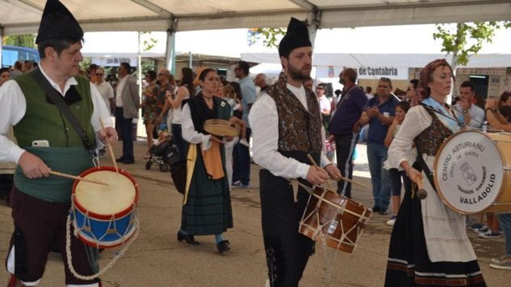 Casetas regionales en el Real de la Feria