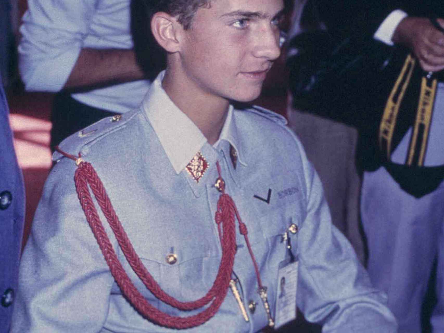 El rey Felipe lució su primer uniforme cuando era apenas un niño.