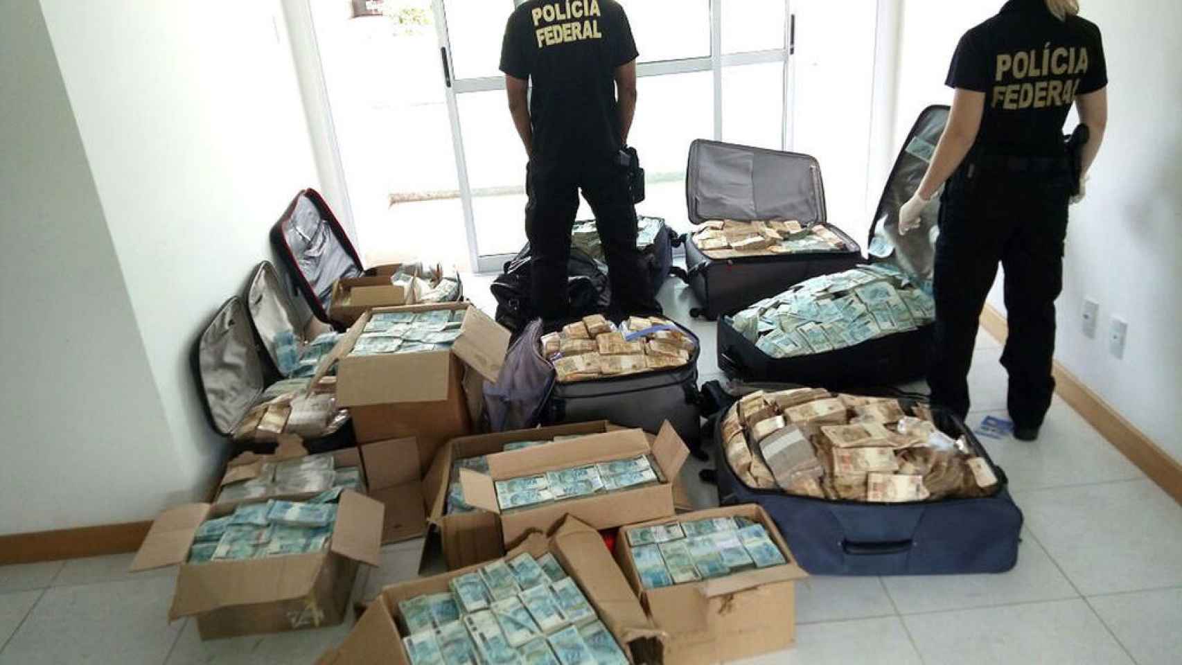 Las cajas y maletas llenas de dinero halladas en Brasil.