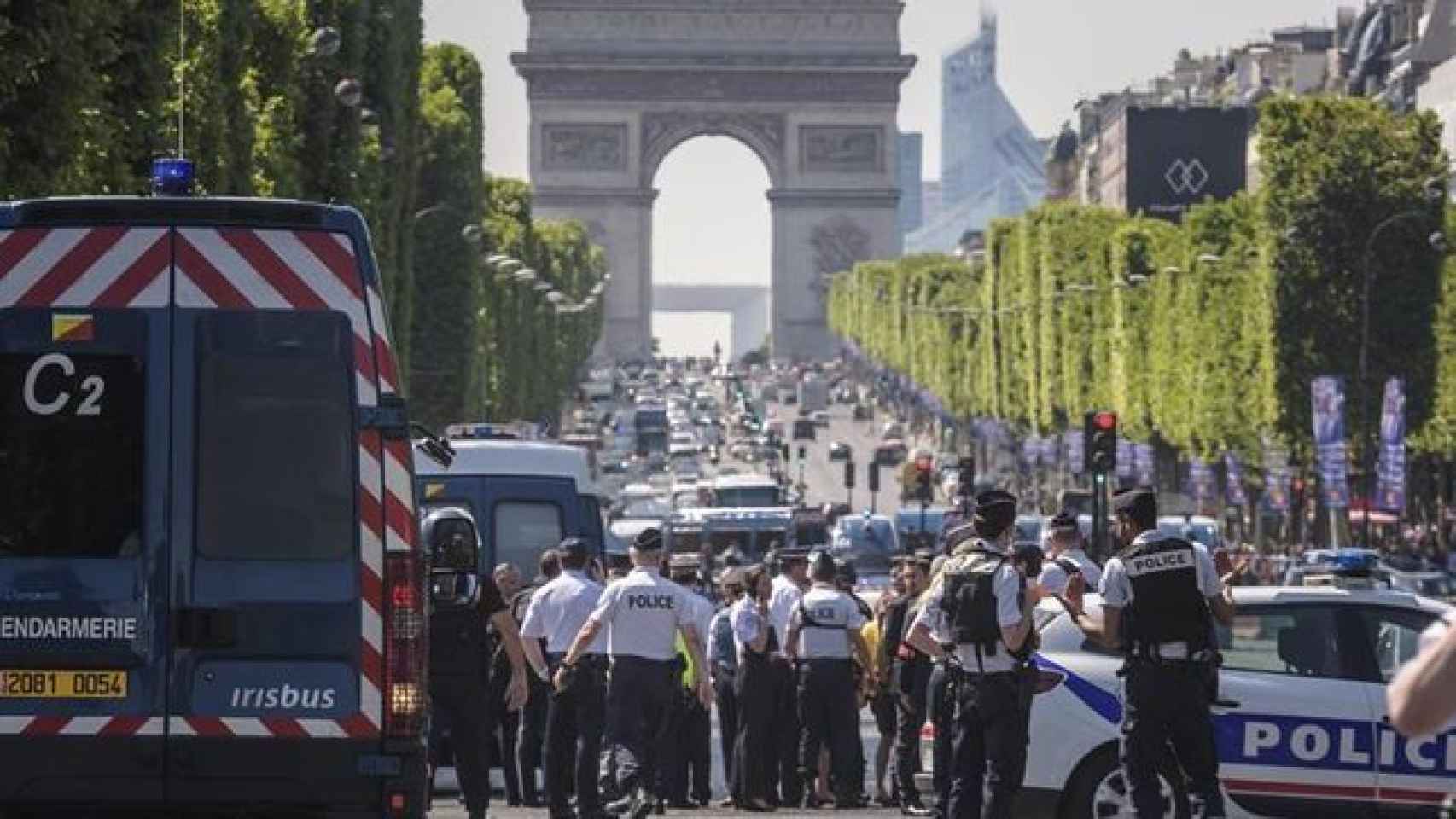 Una imagen del Arco del Triunfo en París.