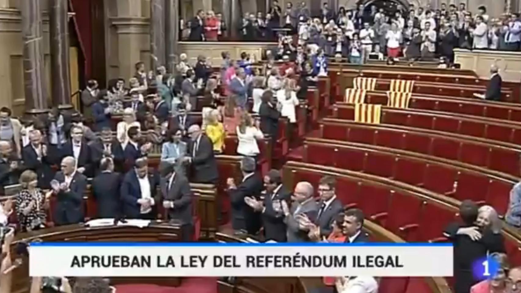 Críticas a TVE por categorizar el referéndum de ilegal en sus informativos