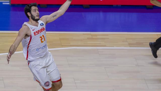 Álex Abrines en uno de sus últimos partidos con España este verano.