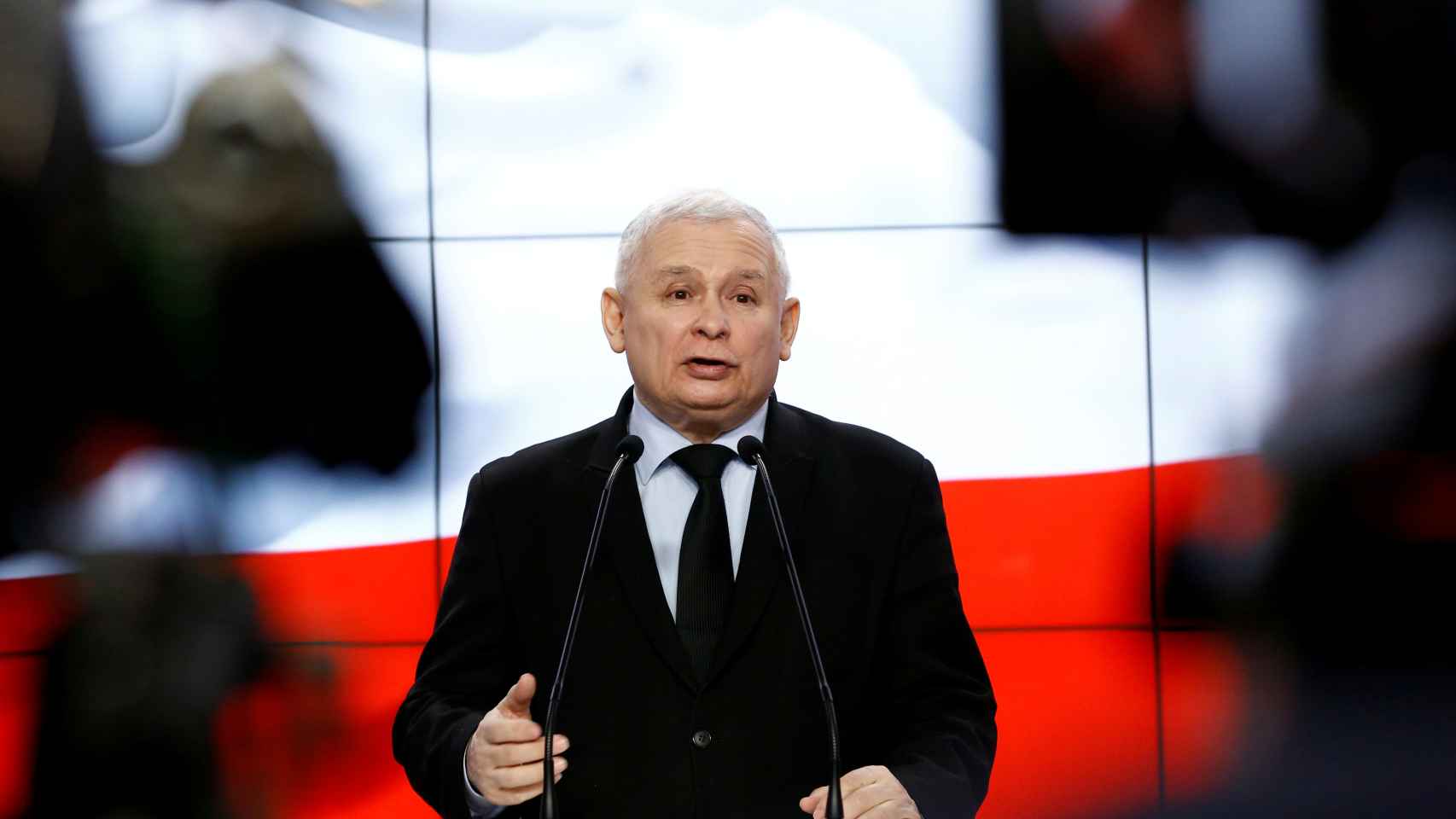 El líder del partido Ley y Justicia, Jarosław Kaczyński, en una rueda de prensa.