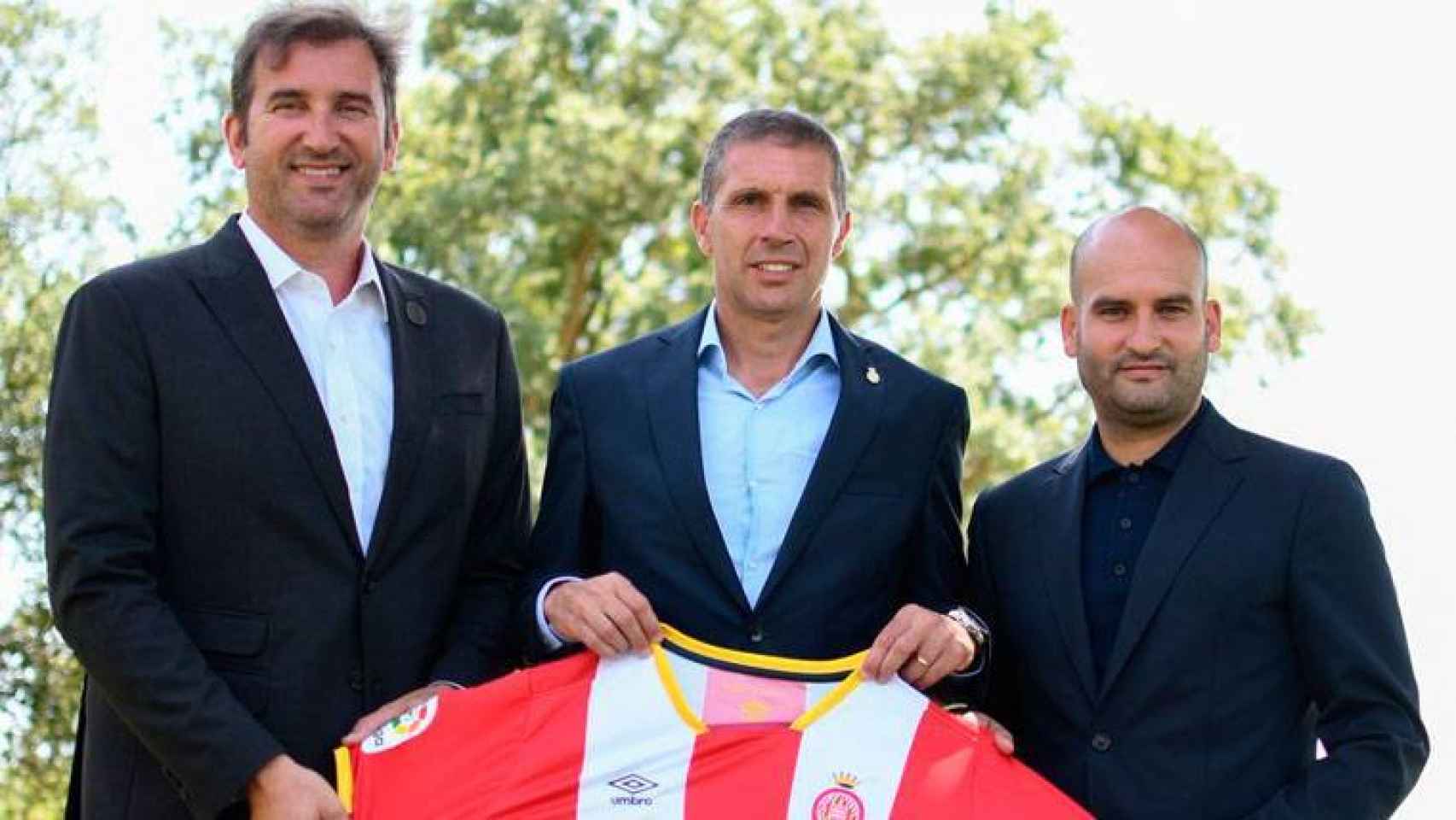 Directivos del Manchester City junto a Pere Guardiola, al anunciar la compra del Girona.