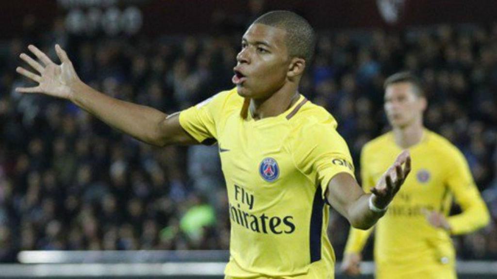 Mbappé celebrando su primer gol con el PSG. Foto: Twitter (@PSG_espanol)