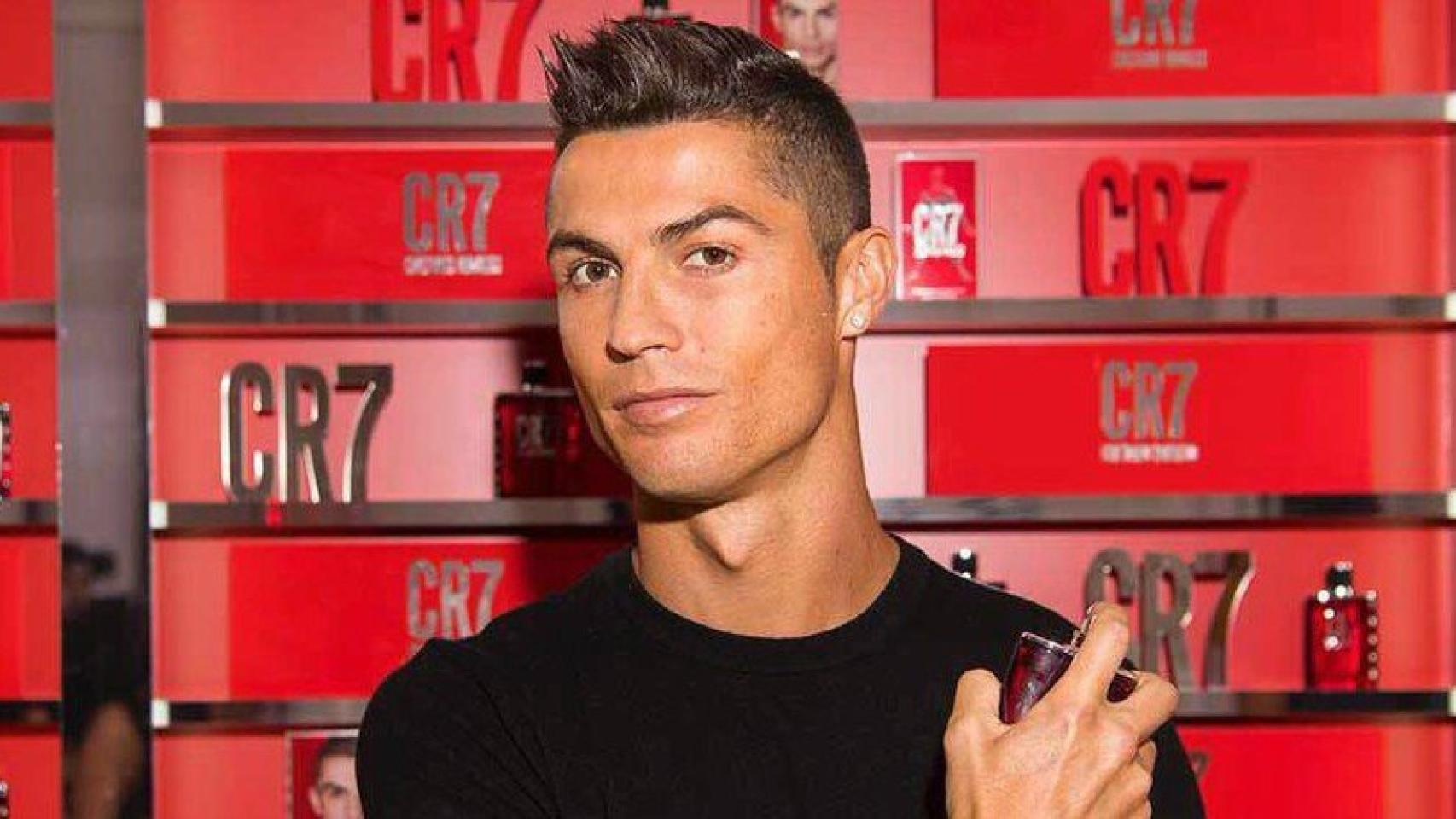 Cristiano Ronaldo presenta su nueva fragancia. Foto: Twitter (@Cristiano)