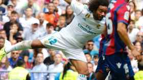 La jugada por la que el árbitro expulsó a Marcelo. Foto: Manu Laya / El Bernabéu
