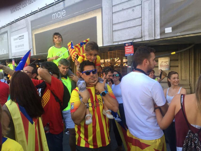 Los niños también han estado presentes durante la Diada.