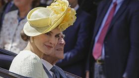 La reina Letizia, durante su visita al Reino Unido, junto al duque de Edimburgo.
