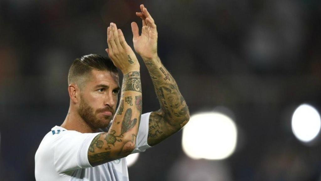 Ramos saluda a la afición