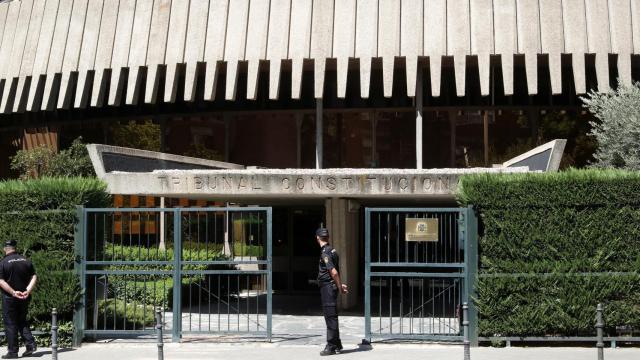 Vista de la entrada al edificio del Tribunal Constitucional