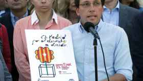 El portavoz del PP en el Ayuntamiento de Madrid, José Luis Martínez-Almeida, denunció la cesión del espacio municipal