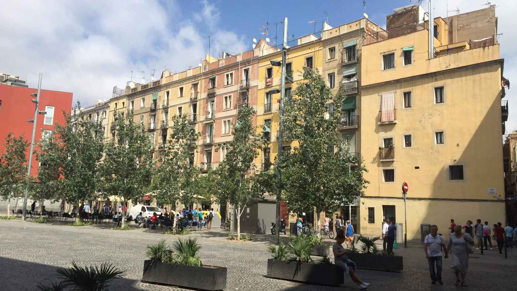 El edificio ocupado está en el 43 de la calle Robador de Barcelona