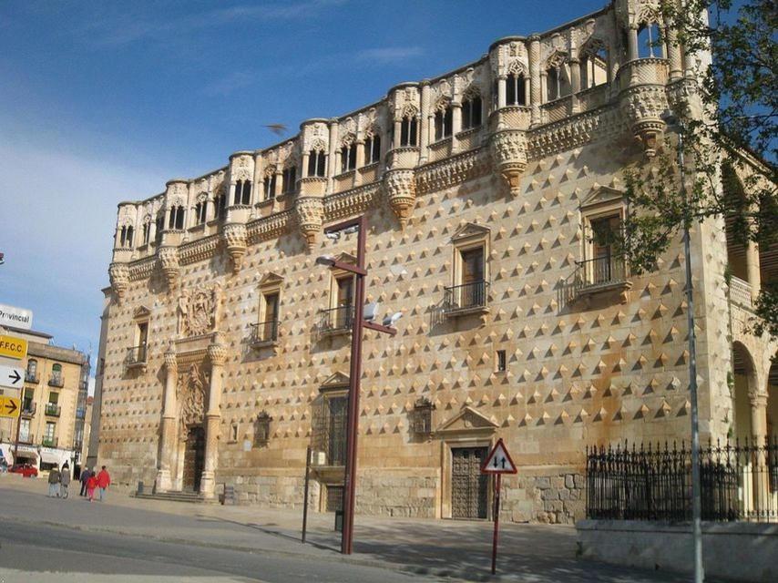 Fachada del Palacio del Infantado, en Guadalajara.