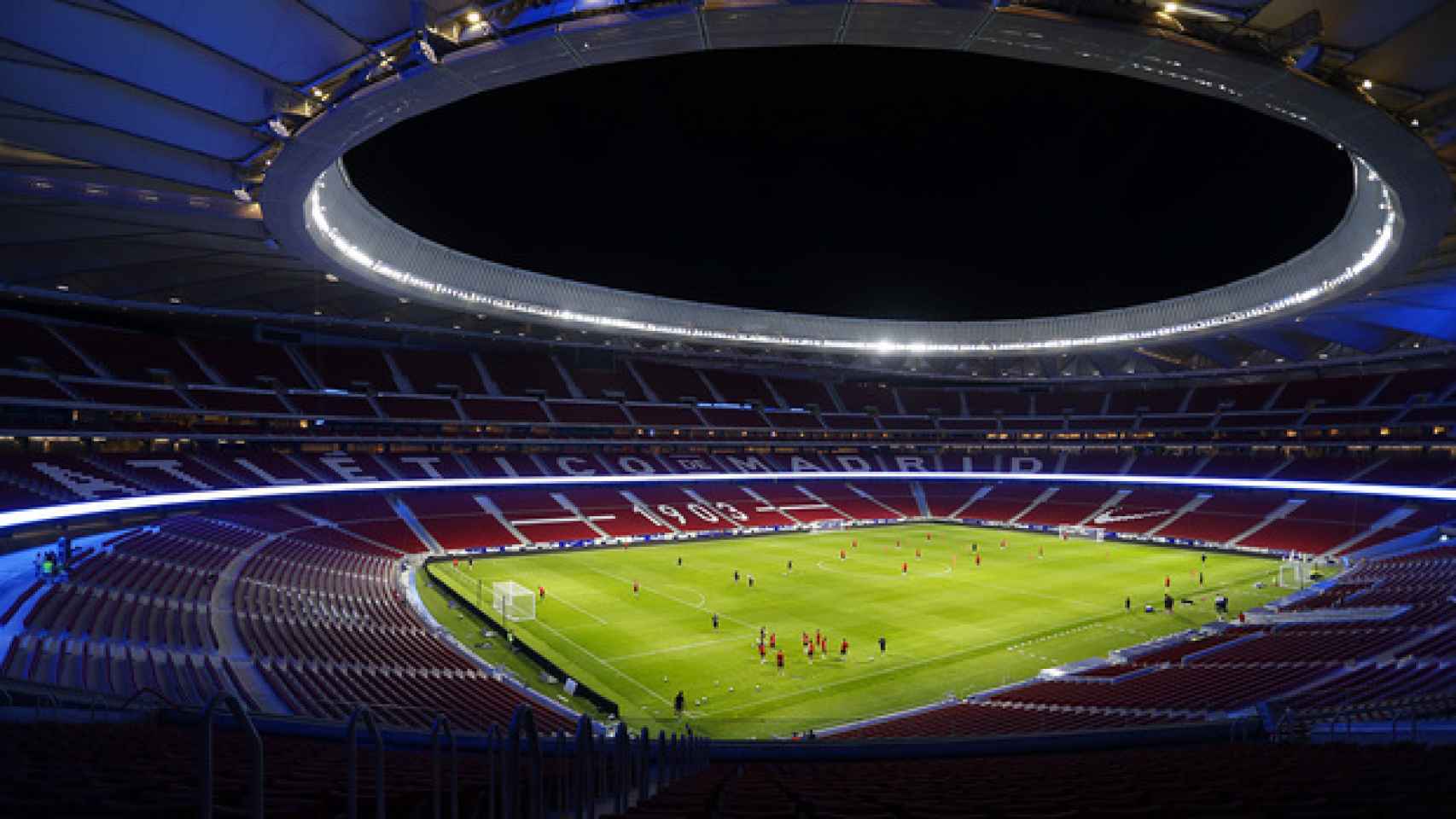 Los jugadores entrenan en el Wanda Metropolitano.